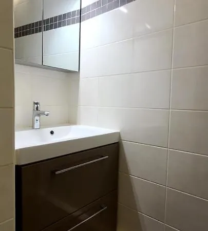 Joli Au Centre De شقة *
